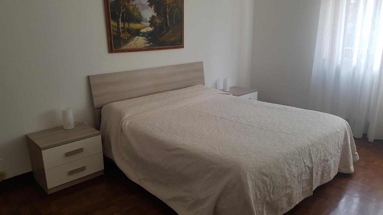 Casa Del Tennis Ивреа Екстериор снимка